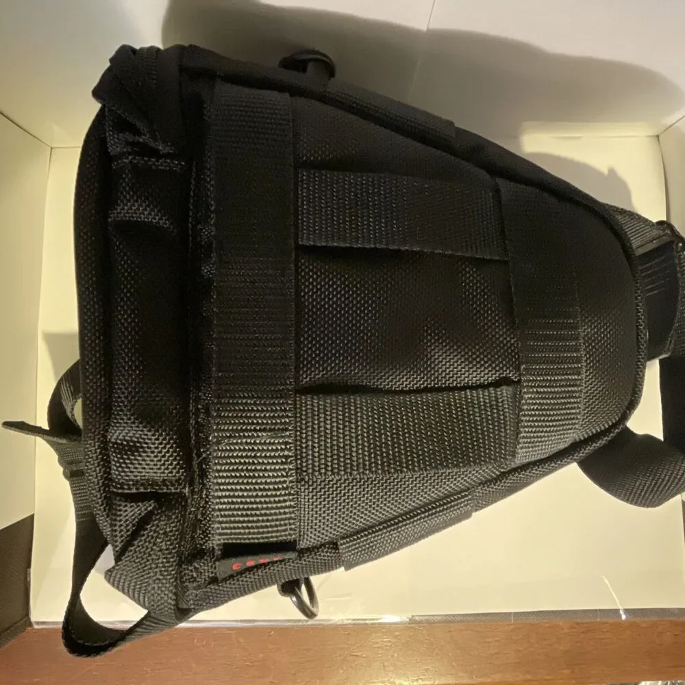 Tamrac Camera Bag Black 5683 SLR DSLR Adjustable Strap Pockets Handle Mint Cond